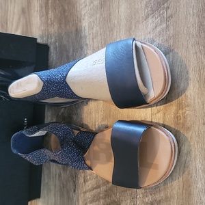 NIB Sorel Ella II Sandal, 9, Nocturnal and sea salt